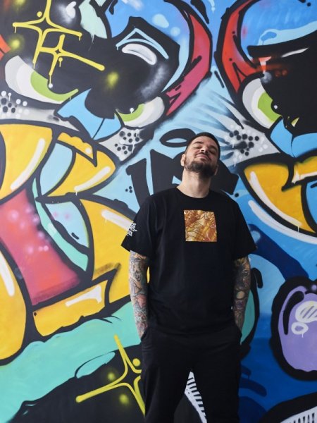 Photo4: MANTO x DAVEE BLOWS T-Shirt GOLD Black  SALE (4)