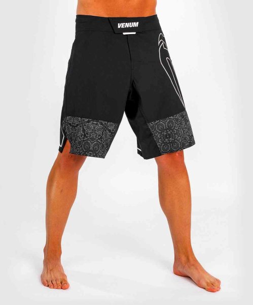 Photo1: VENUM Fight Shorts LIGHT 4.0 Black/White (1)