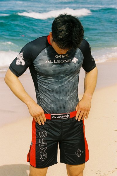 Photo2: GRIPS x AL LEONE Rashguard BLACK PIXEL Short Sleeve Black/Red (2)