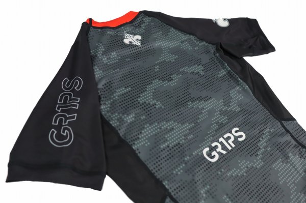 Photo9: GRIPS x AL LEONE Rashguard BLACK PIXEL Short Sleeve Black/Red (9)