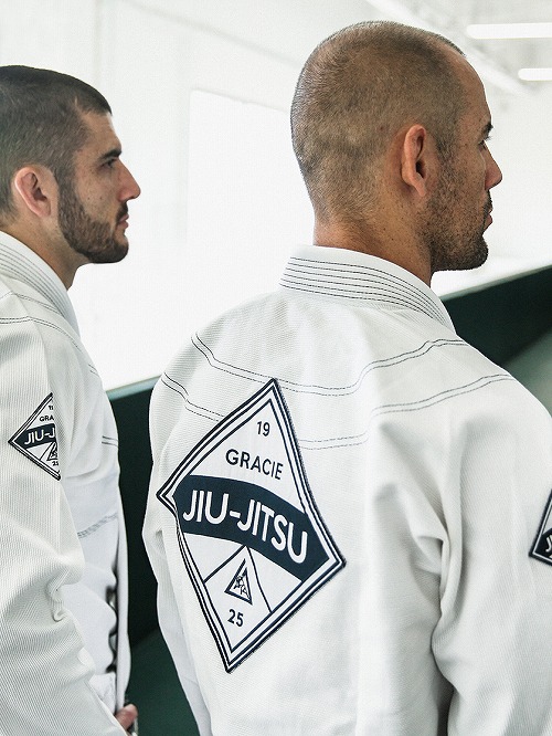 Gracie Jiu Jitsu Gi DIAMONDBACK White Fighters Shop Bull Terrier